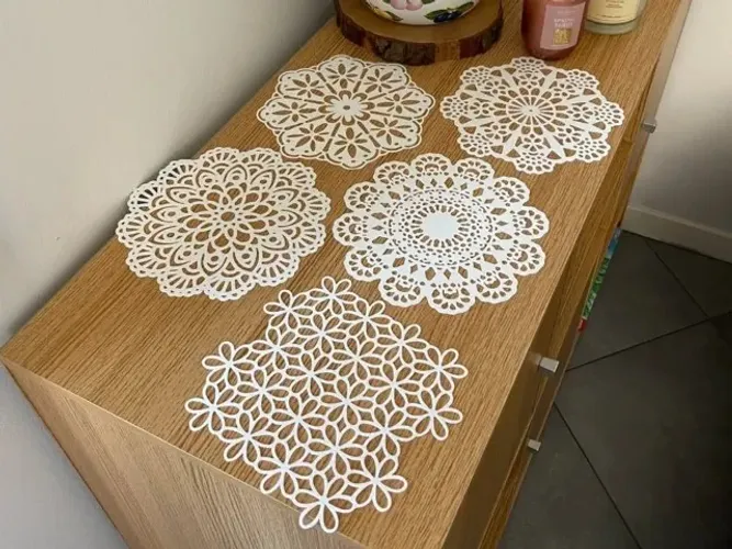 Coleção Elegante de Doilies de Renda 3D (Preço Unitário)