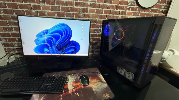 PC Gamer + Monitor