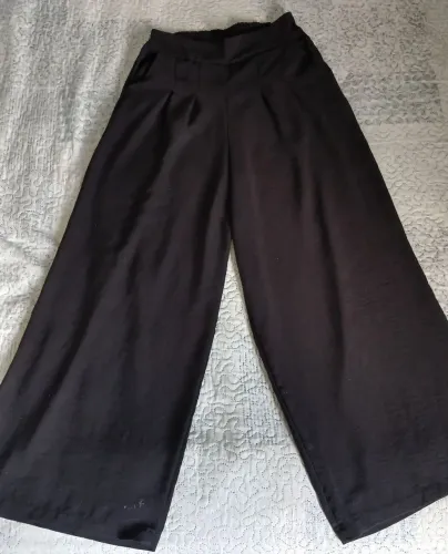 Desapego calça preta 8 reais