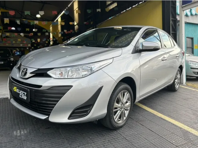 Toyota Yaris XL Live Sedan 1.5 Flex 16V 4P AUT 2022