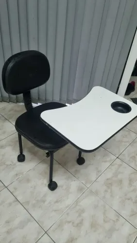 Cadeira de manicura semi nova