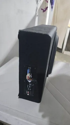 Caixa amplificada Falcon 12 polegadas. 