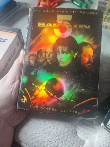 Box Babylon 5