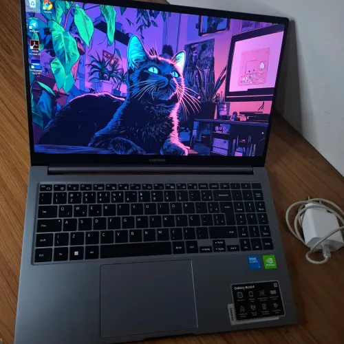 Notebook Samsung Book 4