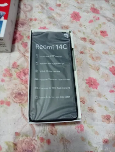 Vendo celular em estado de novo na caixa tudo original zero mesmo sem riscos ou trincas
