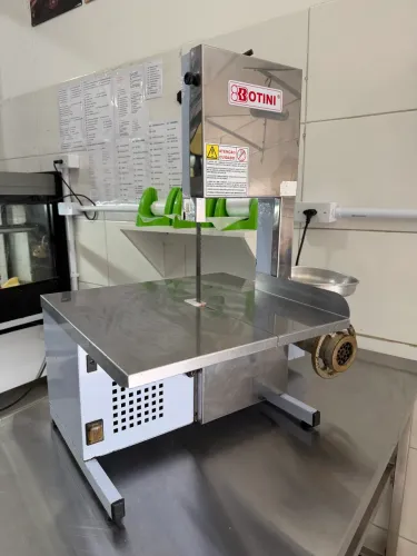 Serra Fita para carne com moedor de bancada Botini