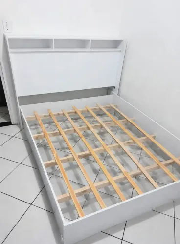 Cama e Cabeceira Queen com Colchão