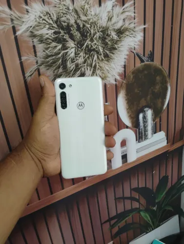 Moto G8 impecável 64-GB