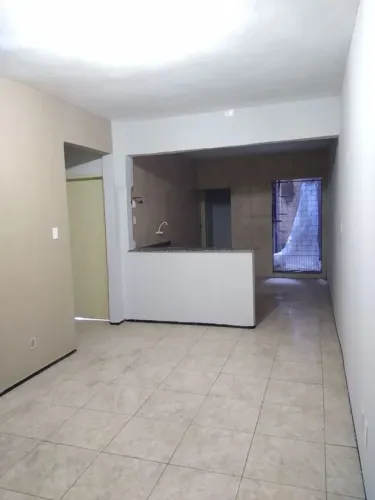Apartamento com 3 Quarto(s) e 2 banheiro(s) para Alugar, 50 m² por R$ 950 / Mês