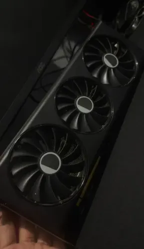 RX 7900 GRE 16GB MARCA XFX 1 ANO DE USO, TROCO POR PLACA INFERIOR E VOLTA OU CELULAR!