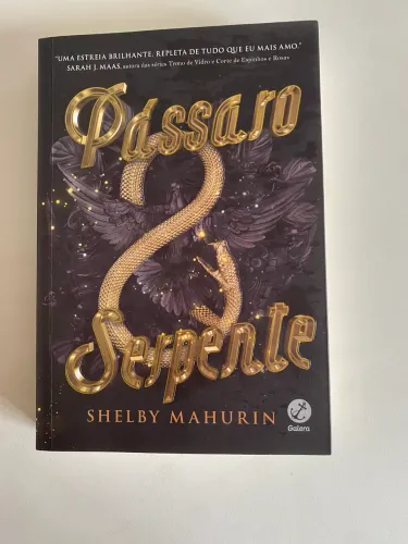 Pássaro e serpente- Shelby Livro