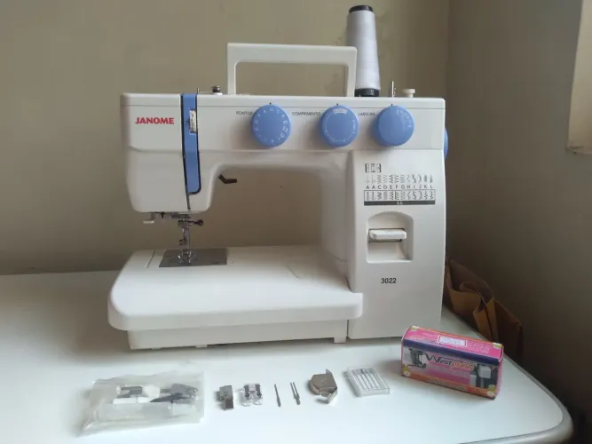 Máquina de Costura Janome 3022