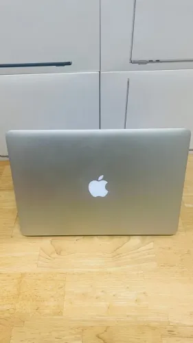MacBook Air 13" Intel Core i5 | 8GB RAM | SSD 256GB