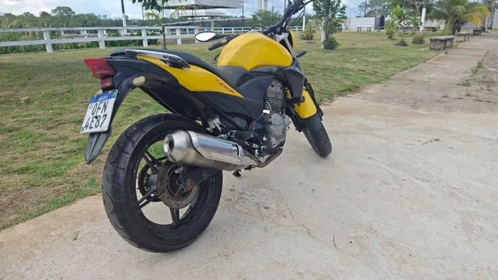 CB300r R$5.000