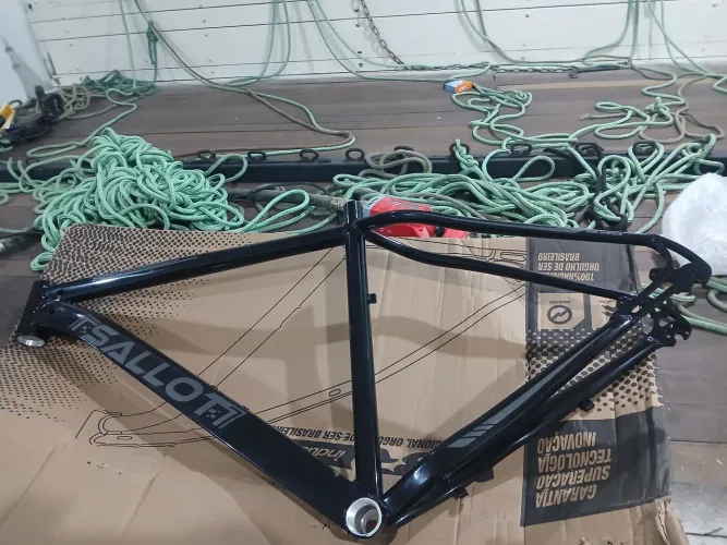 Quadro de alumínio MTB 29 Sallot 19" cabeamento interno NOVO!