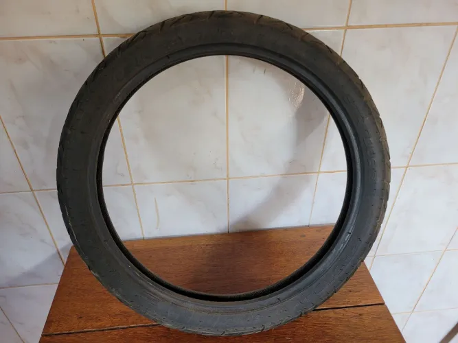 PNEU  2.50/17 SEMI NOVO 