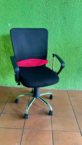 Vendemos cadeira de escritório giratória reformadas 