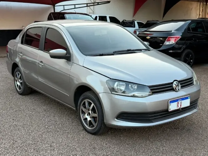 Volkswagen Voyage 1.0 Flex 12V 4P 2013