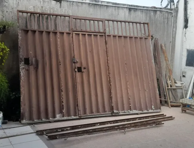 Portão de correr 3,28m x 2,30m com trilho - bom estado