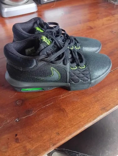 Lebron Witness VIII
