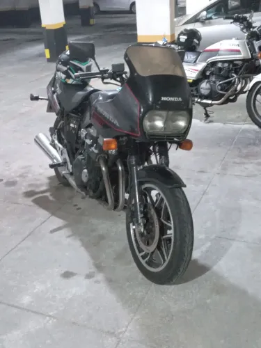 CBX750F MAGIA NEGRA ANO 88