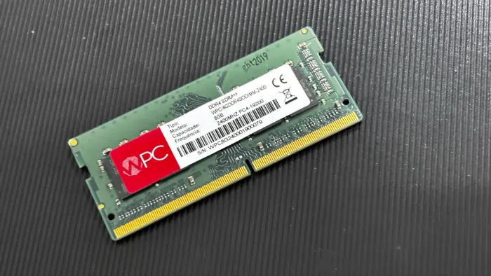 Memoria 8gb ddr4 2400 samsung - excelente estado - 259 baixei 229 oferta