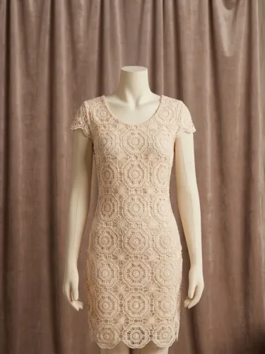 Vestido de Renda Bege P