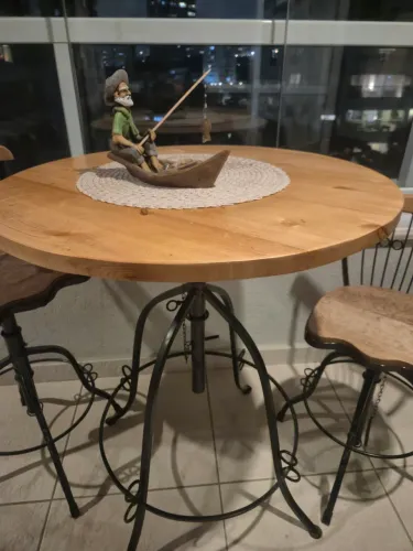 Mesa de Jardim Regulável e banquetas