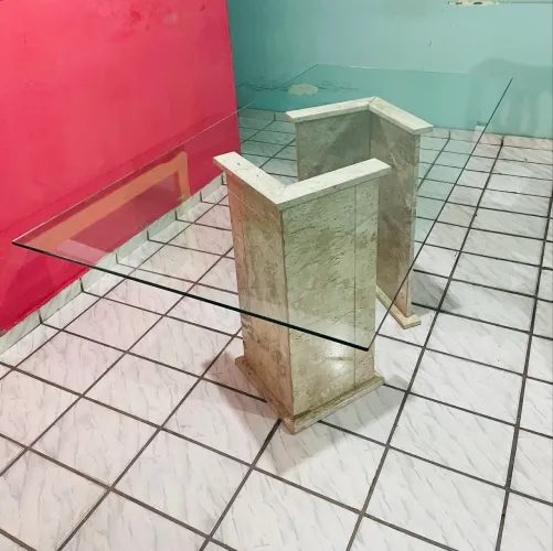 2 bases de granito e com tampa de vidro ( vidro 80 cm de largura e 1,60 de comprimento)