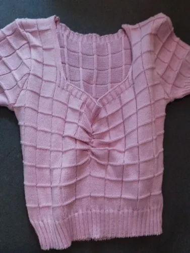 Cropped em tricô rosa bebe P