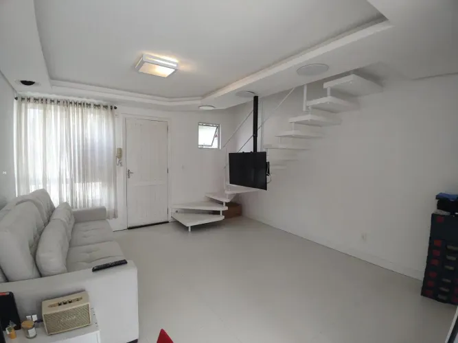 Sobrado para Venda em São José / SC no bairro Sertão do Maruim