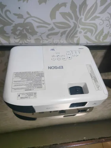 Projetor Epson Powerlite E10+ 3600 lumens - ALUGUEL