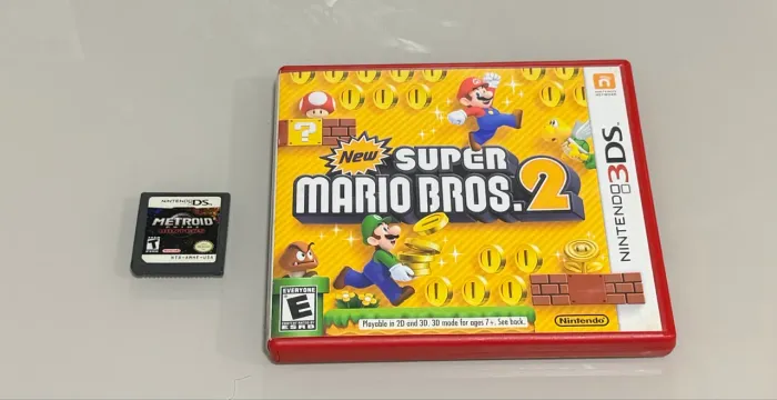 Metroid prime Hunters é New Super Mario bros 2