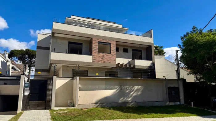 Triplex Espaçoso com 3 Suítes e 163m² de Puro Conforto