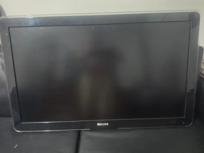 Vendo TV da marca Philips com defeito na placa da fonte.