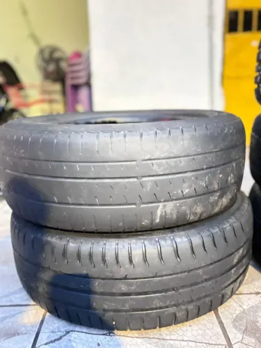 Pneus Aro 15 meia vida 