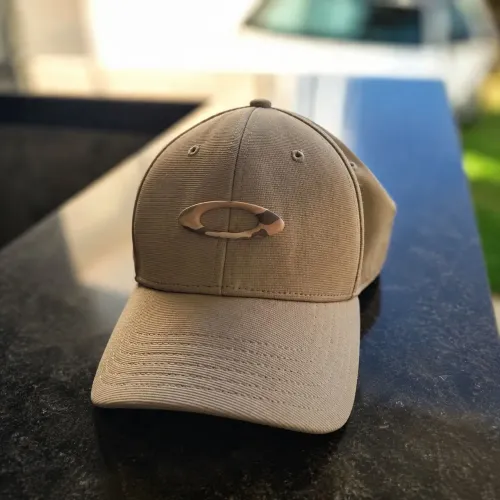 Boné Oakley Tincan Original Bege/Caqui Muito Conservado