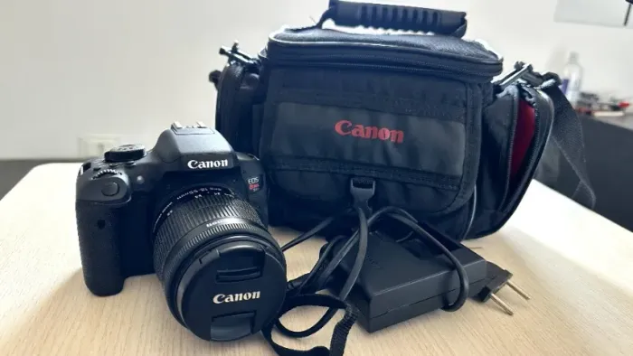 Canon T6i Completo com Lente 18-55mm e Bolsa Original Canon