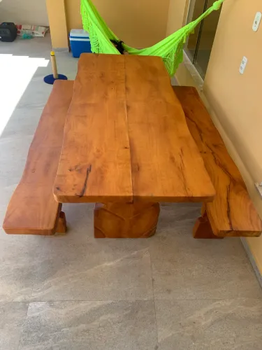 Mesa de Jaqueira com Bancos