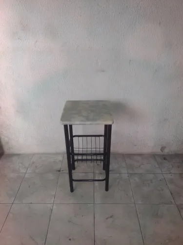 Fruteira com pedra de mármore