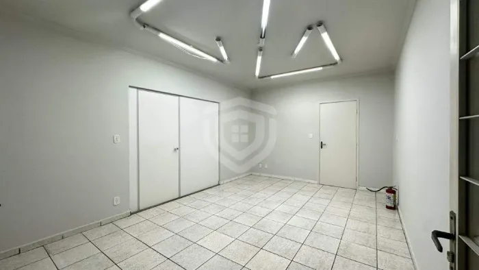 Casa para locação com 3 quartos 160m² - Jardim América