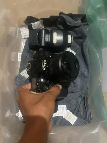 Vendo nikon d7100 com uma 35mm mais um flash sb500