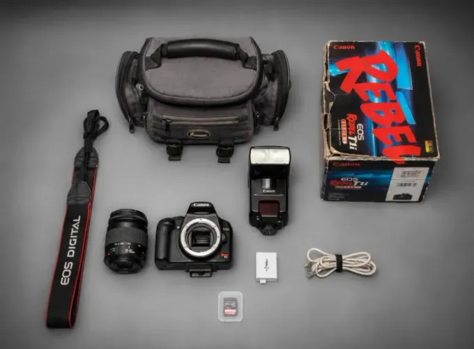 Kit Câmera Canon EOS Rebel T1i + Acessórios Completo