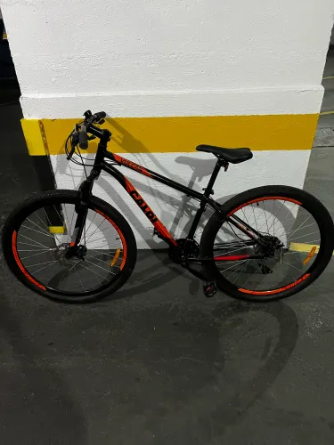 Mountain Bike Caloi Vulvan, Aro 29, freio disco mecânico, câmbio tras Shimano, 21 marchas