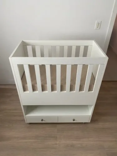 Mini Berço Branco com Gaveteiro