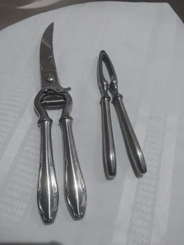 Tesoura e quebra nozes