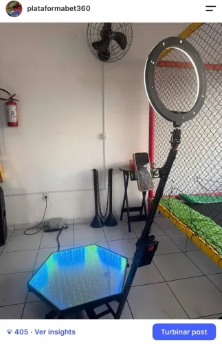 Plataforma 360 com Led semi nova