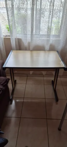 Mesinha Escritório,  mesinha para estudos, mesinha para café rápido,  escrivaninha 