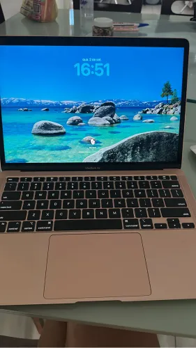 MacBook Air M1 8 GB