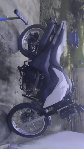 Vende-se essa moto 